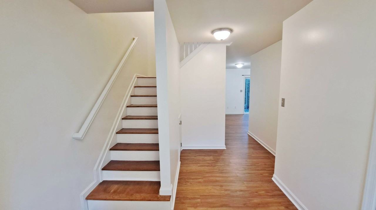 253 N Front St - Photo 5 of 50