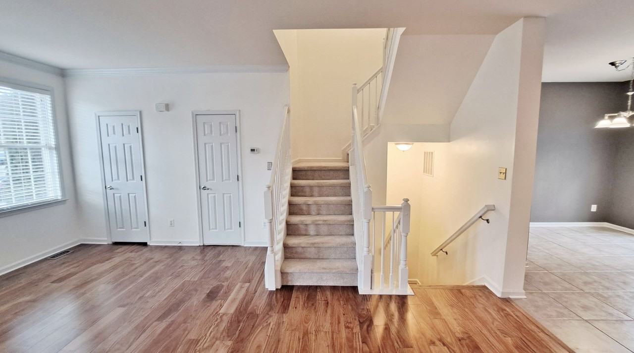 253 N Front St - Photo 6 of 50
