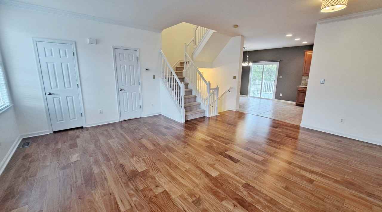253 N Front St - Photo 7 of 50