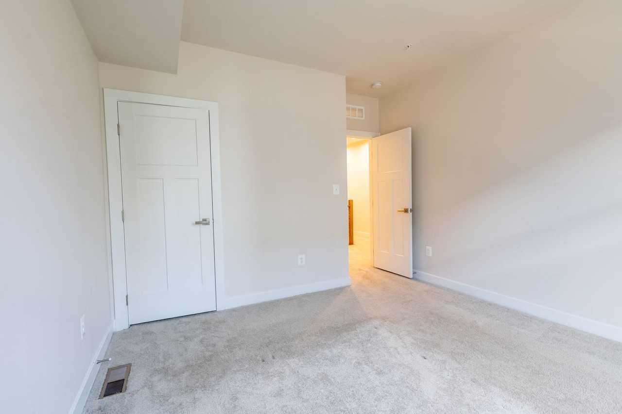 10017 Ruffian Way - Photo 2 of 27