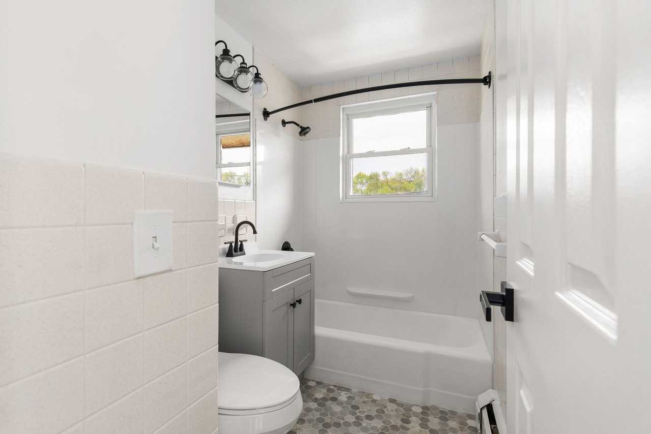 Swiss Village Apartments - Photo 6 of 20