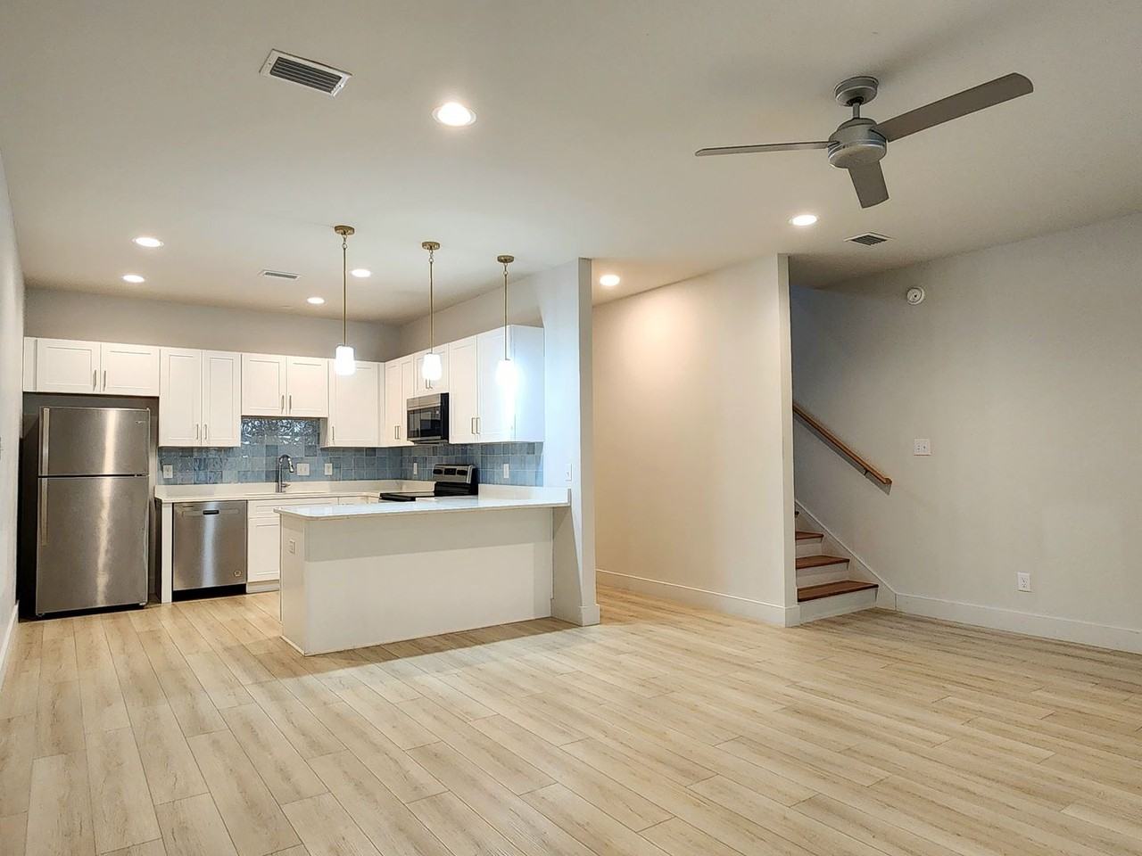 101 East 22nd Avenue #D - Photo 3 of 25