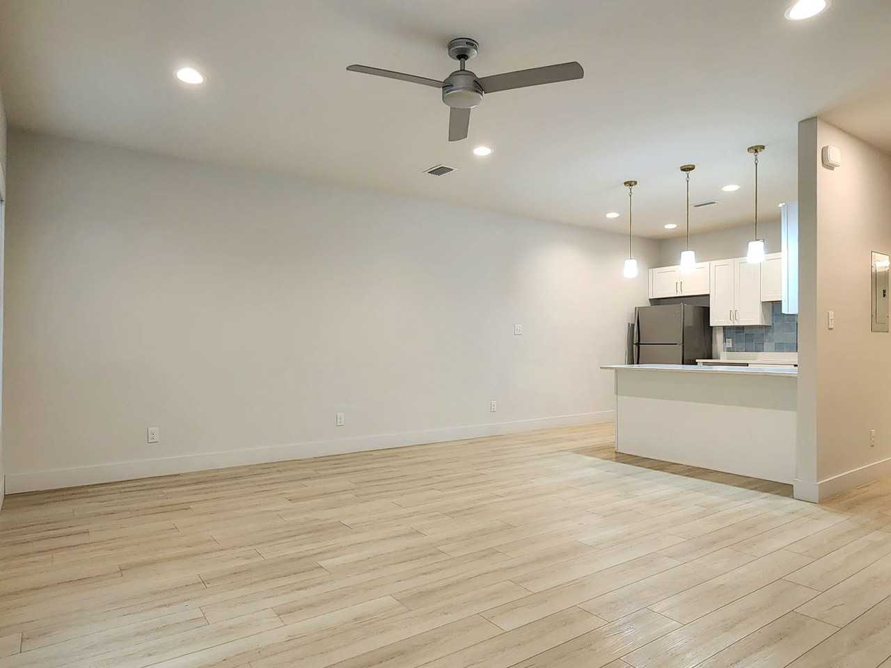 101 East 22nd Avenue #D - Photo 4 of 25