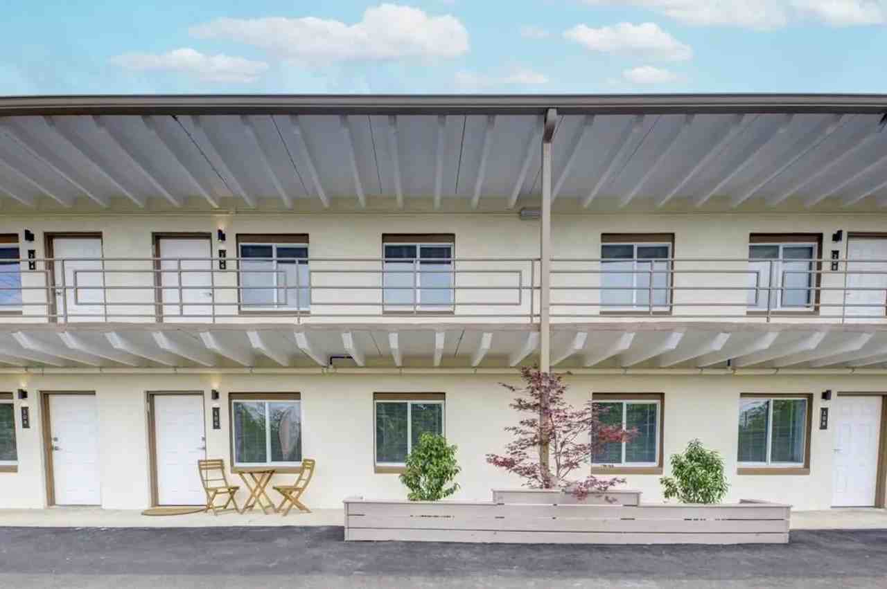 Upgraded 1/1 - Photo 2 of 22