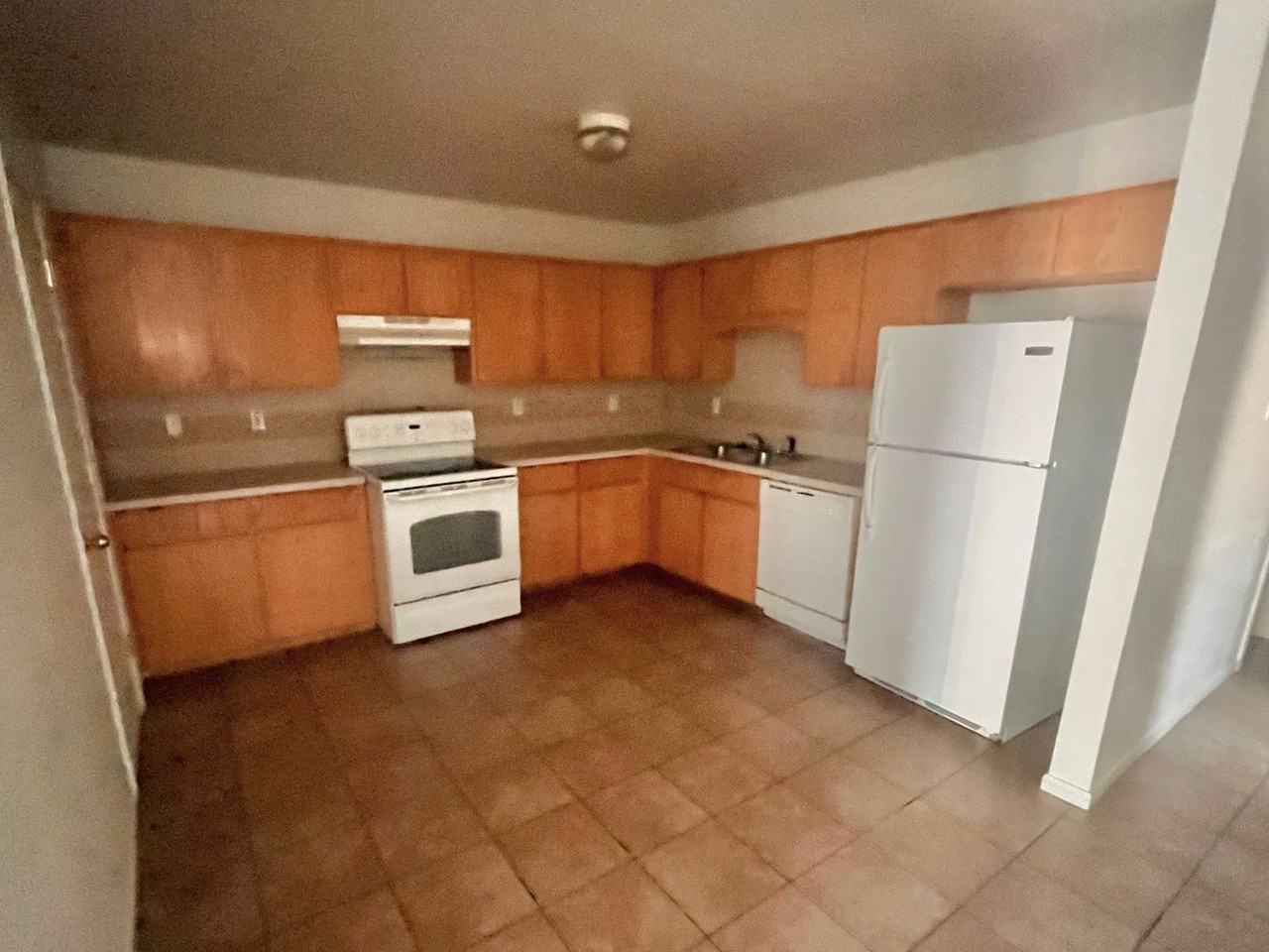 406 W Dale Ave #B - Photo 2 of 13