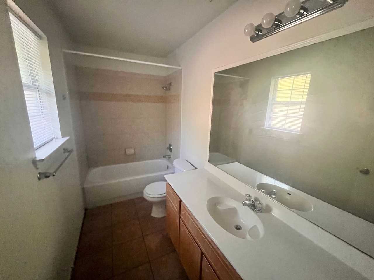 406 W Dale Ave #B - Photo 4 of 13