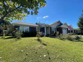 featured image of 716 Elliott Dr Nw