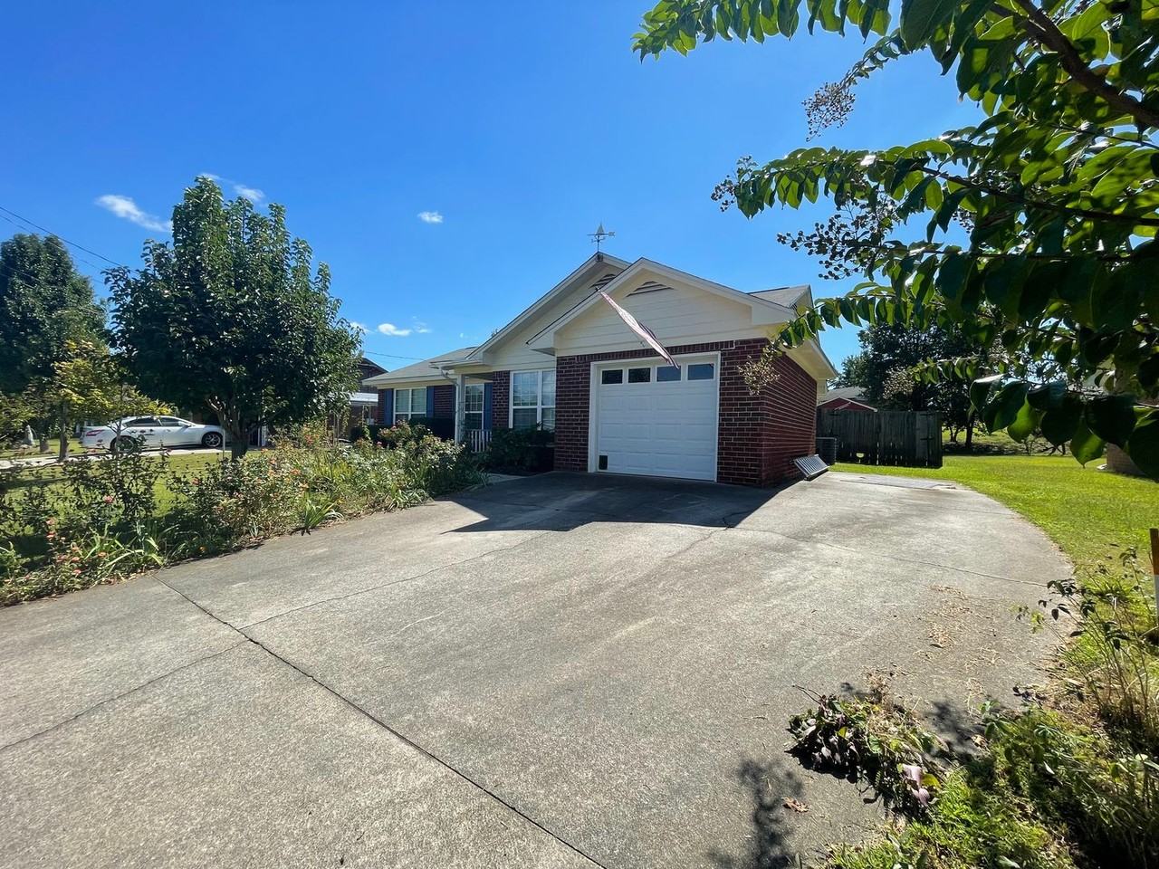 716 Elliott Dr Nw - Photo 2 of 37