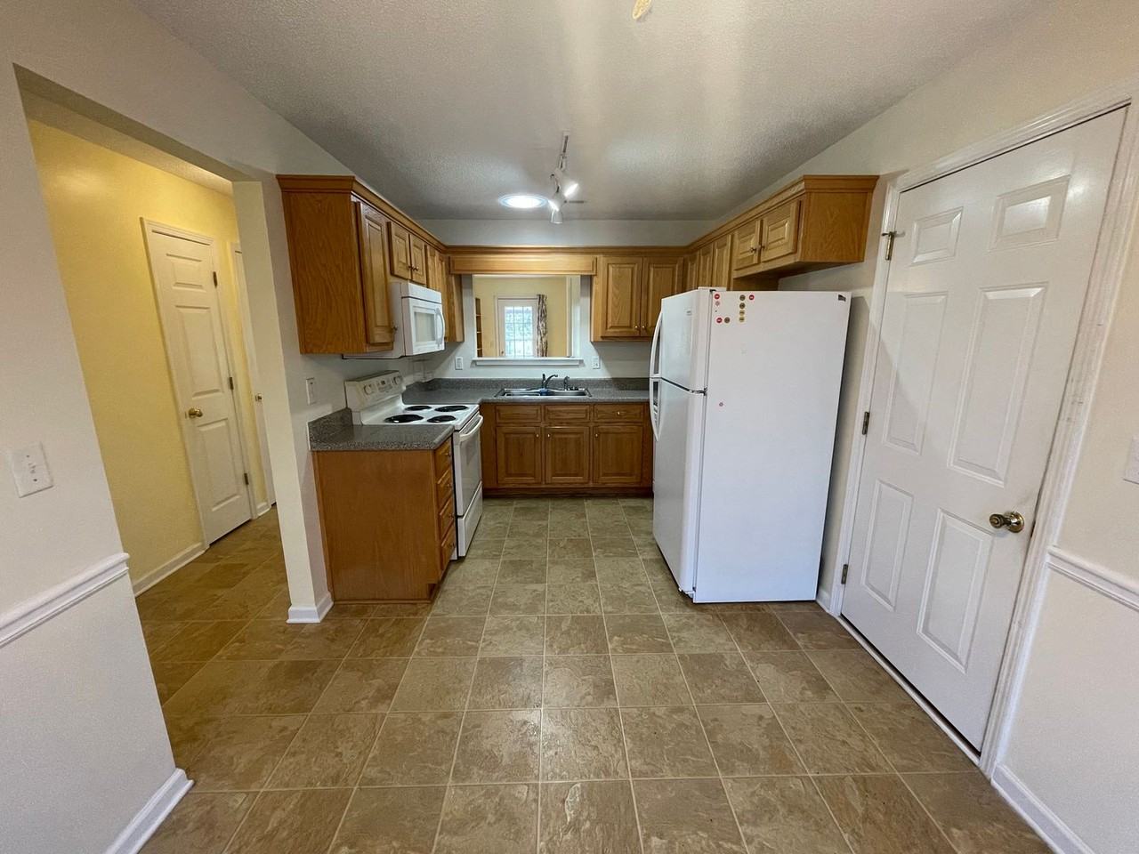 716 Elliott Dr Nw - Photo 6 of 37