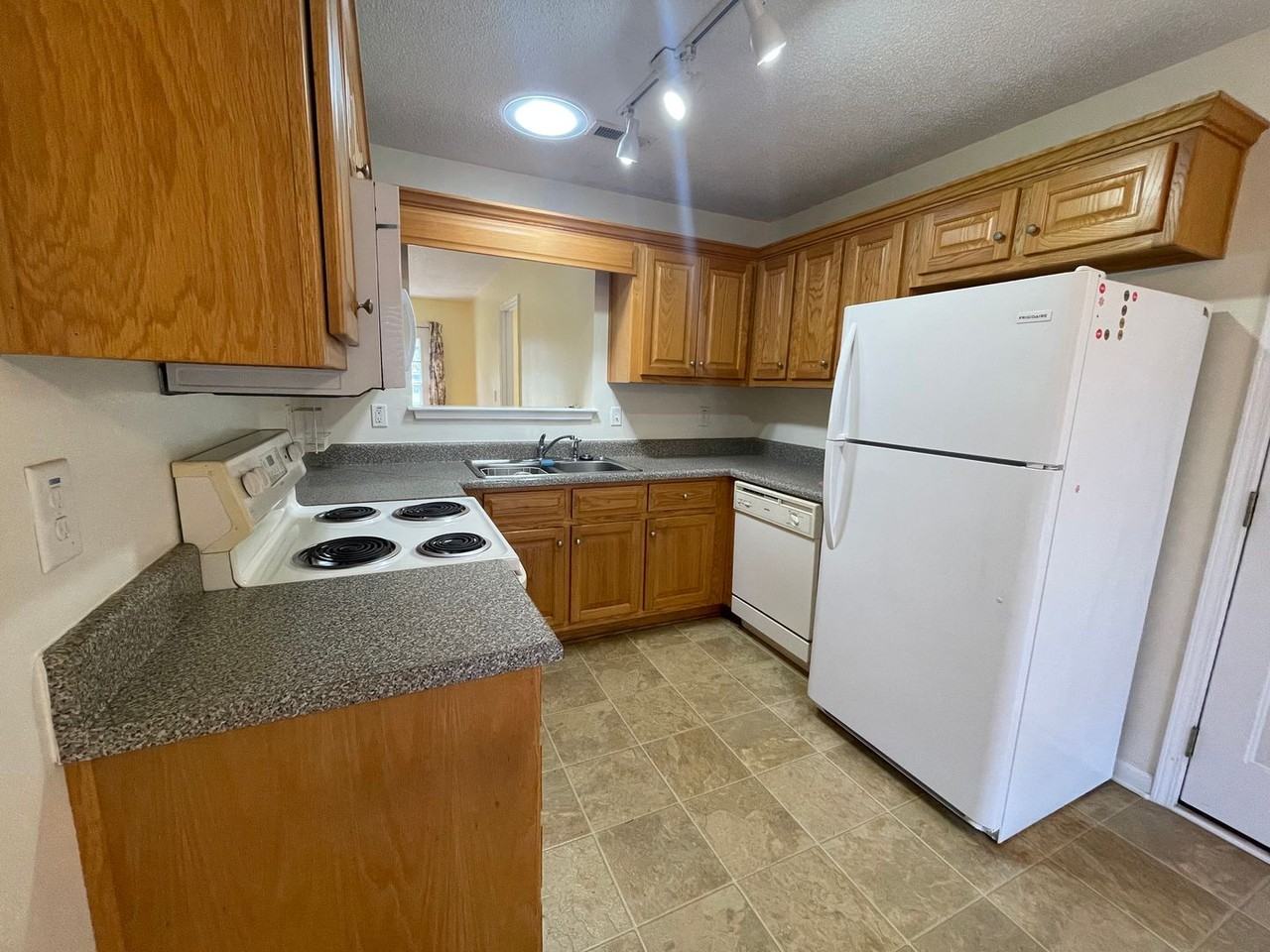 716 Elliott Dr Nw - Photo 7 of 37