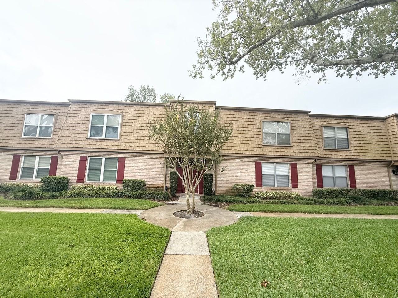 200 Saint Andrews Blvd - Photo 2 of 18