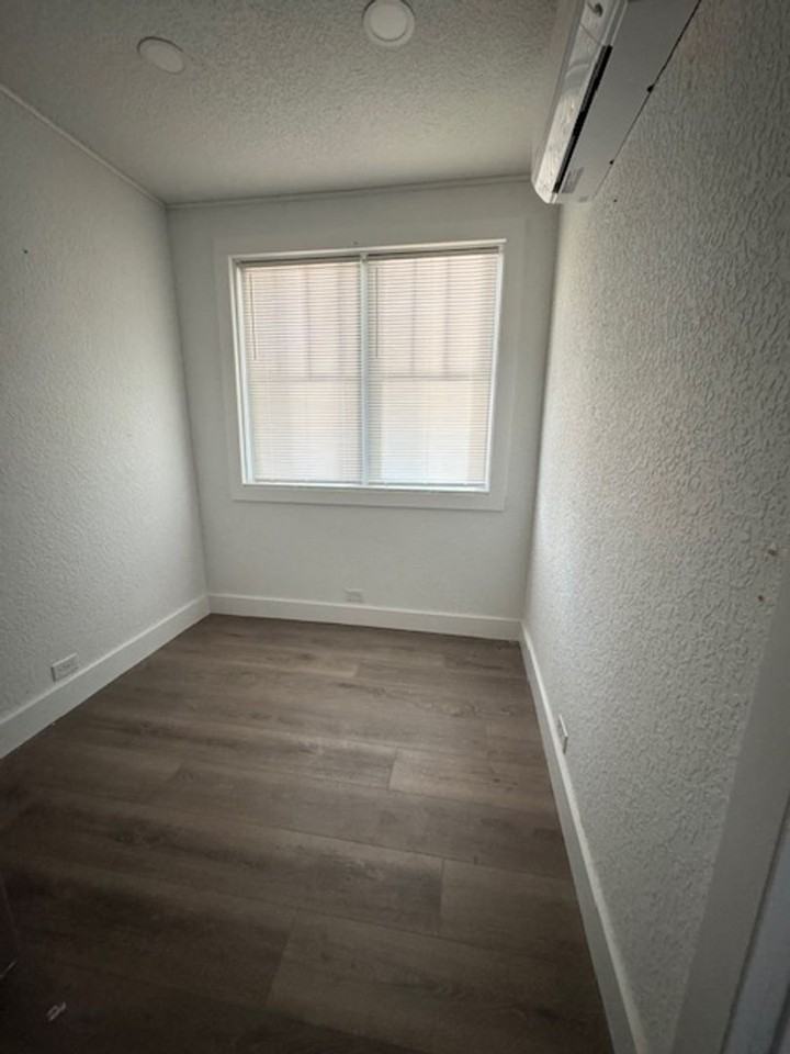 206 W Main St - Photo 2 of 10