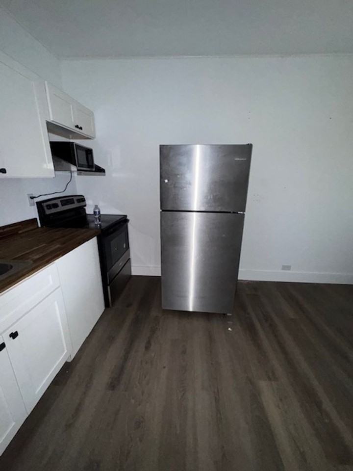 206 W Main St - Photo 5 of 10