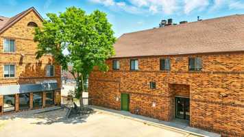 featured image of 218 1/2 E Market St