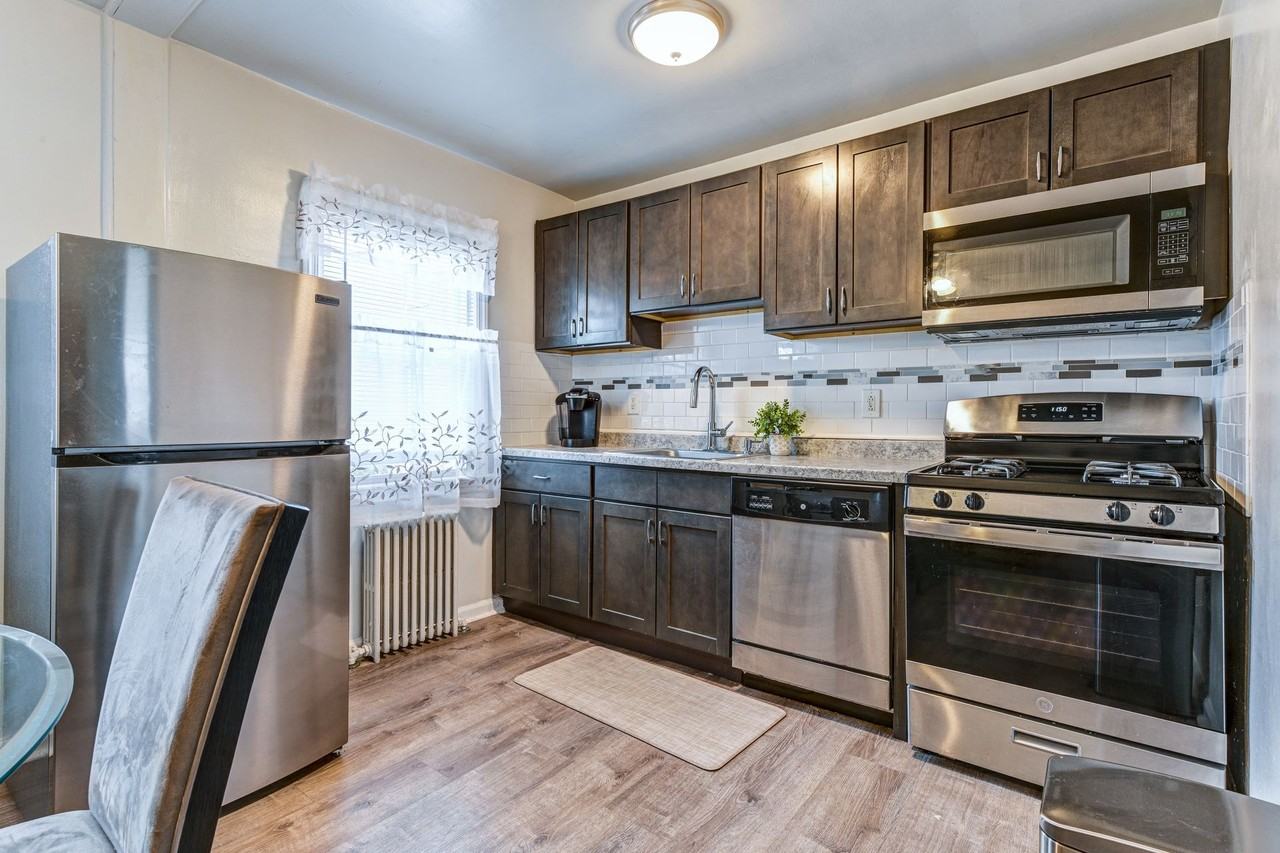 Hazelwood Apartments - Photo 7 of 14