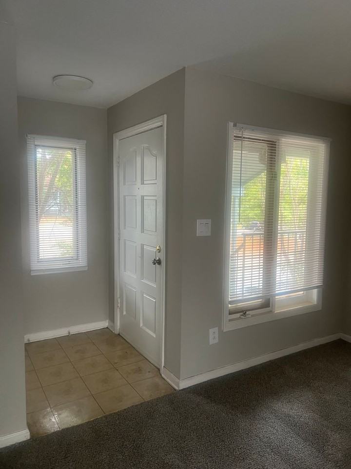 1904 Beechtree Ct #8 - Photo 6 of 6