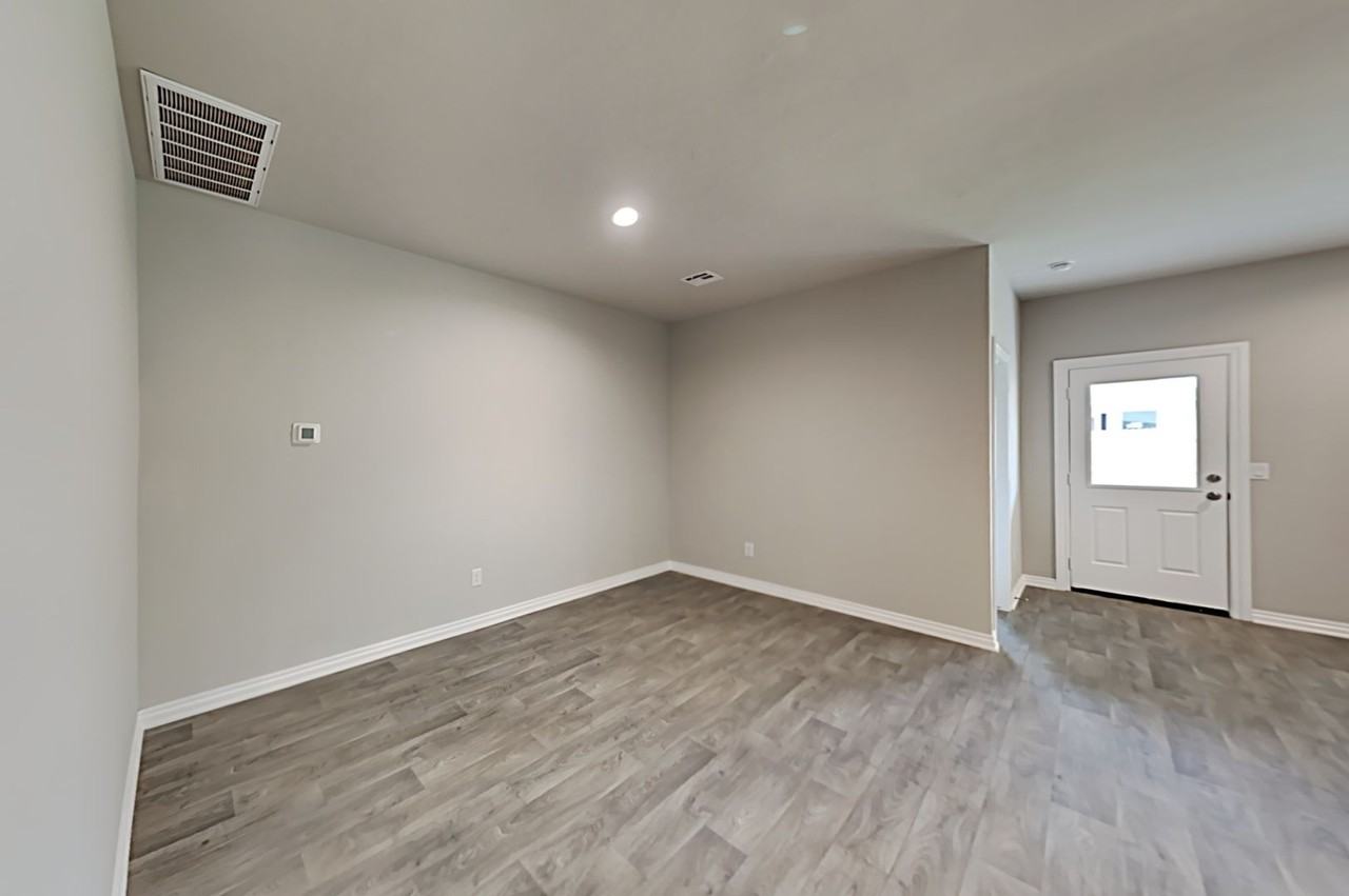 4221 Moonlight Rd - Photo 5 of 19