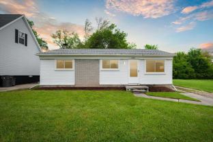 21681 Laurel St - Photo 1 of 1