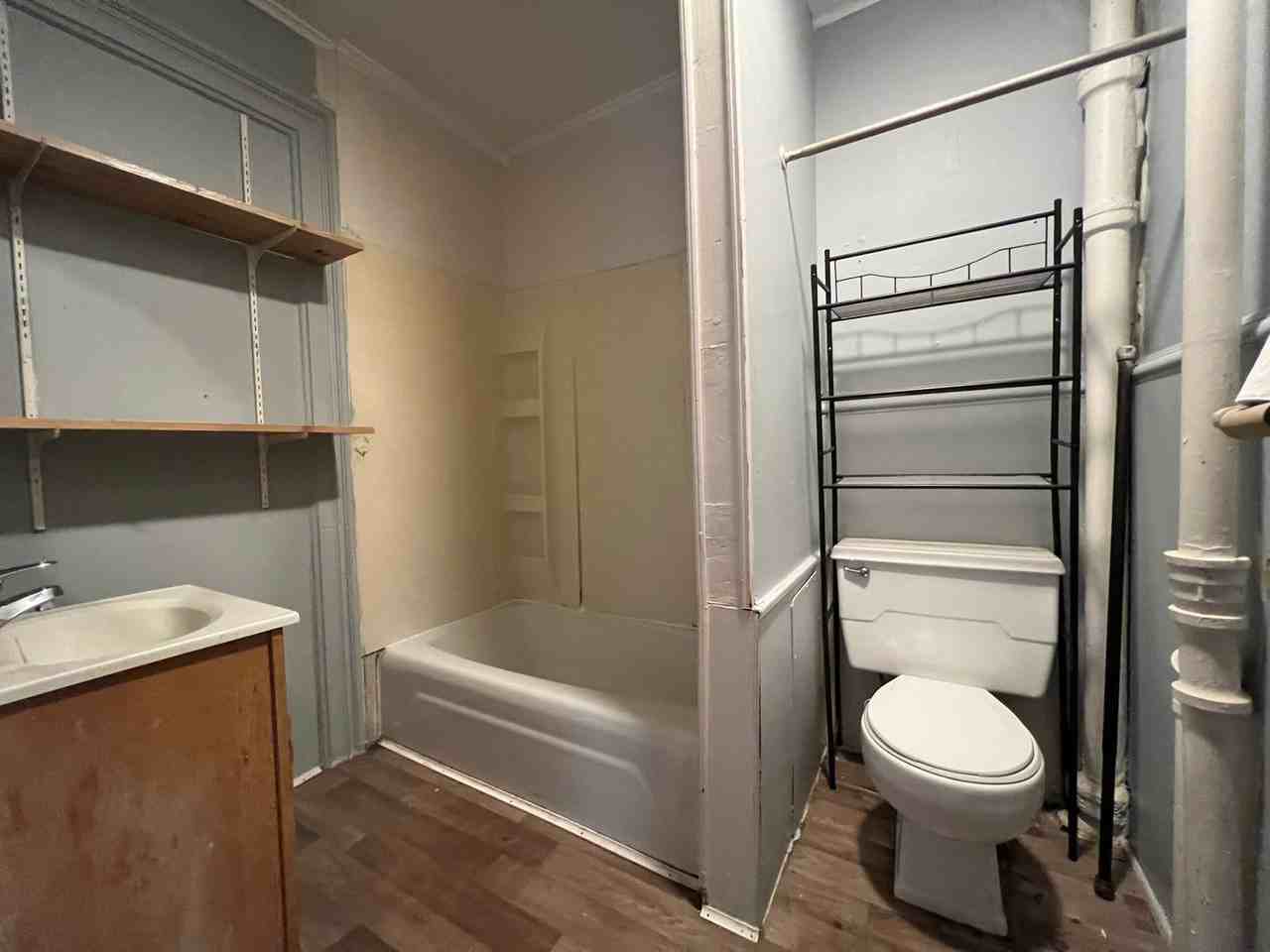 1624 Myrtle St - Photo 5 of 7