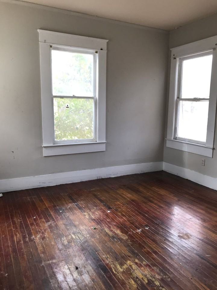 607 18th St - Photo 3 of 8