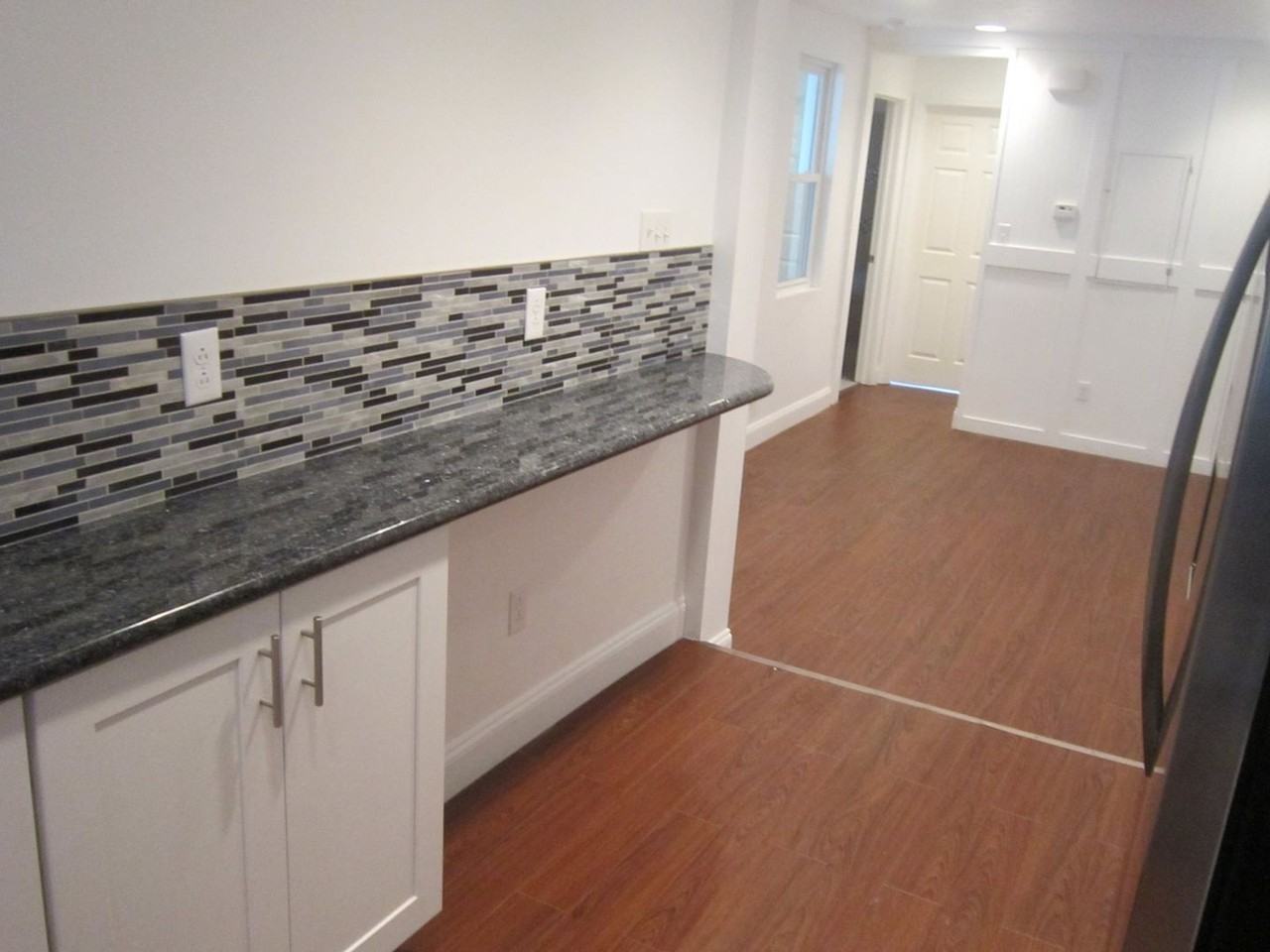 2528 Carey Way - Photo 4 of 34