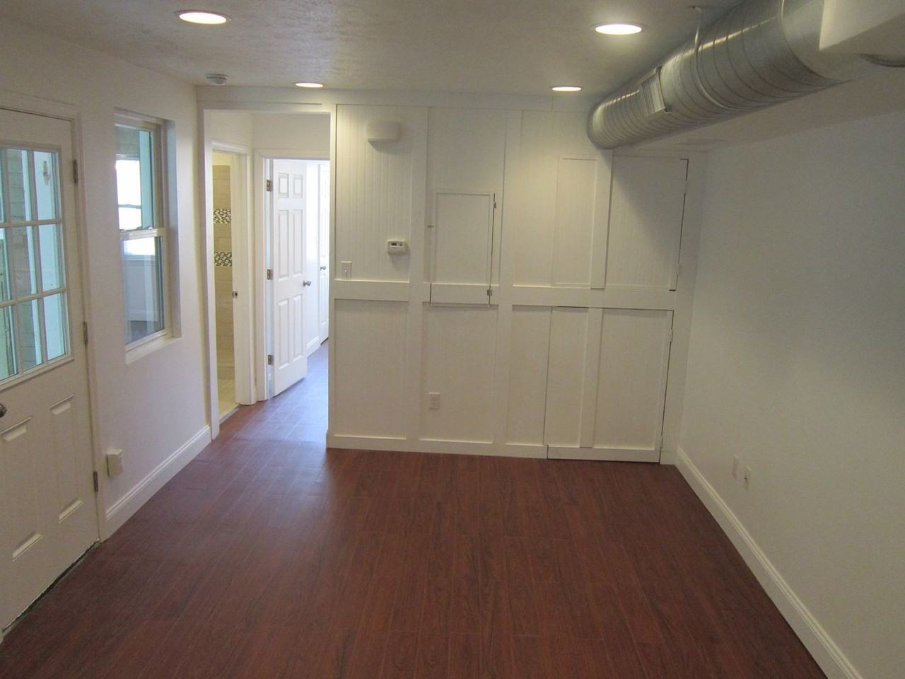 2528 Carey Way - Photo 5 of 34