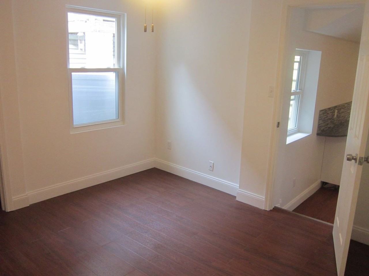 2528 Carey Way - Photo 7 of 34