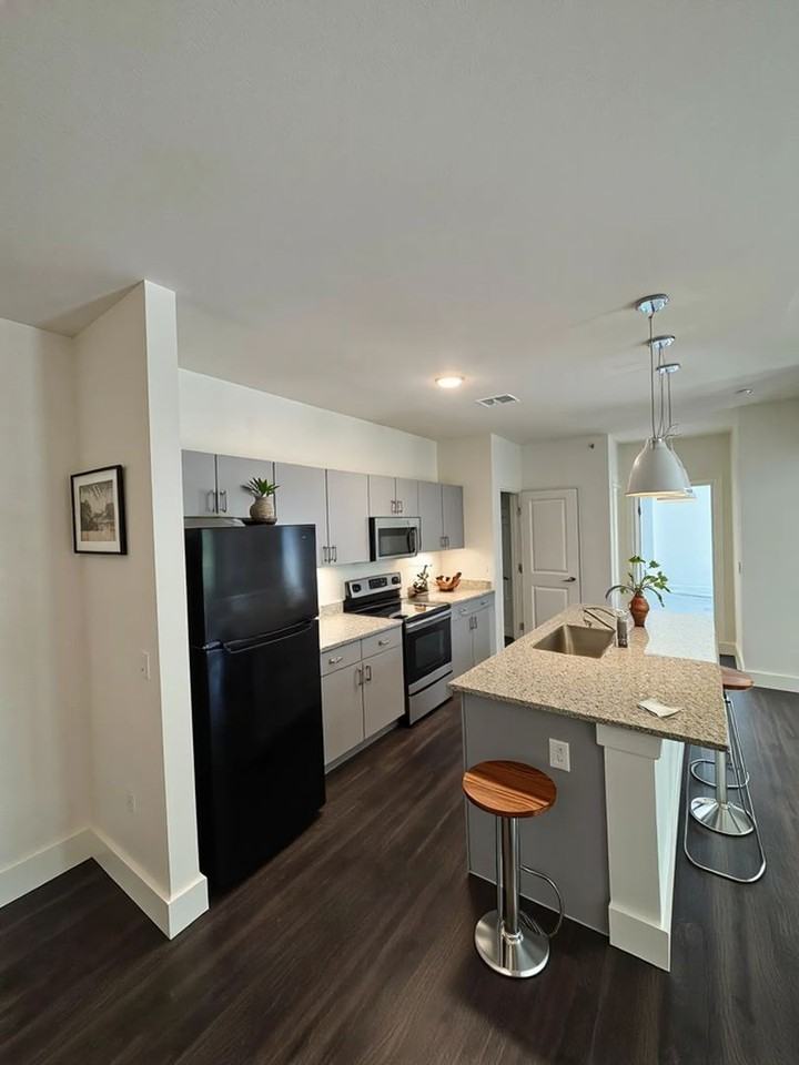 Dillard Skye Apartments - Photo 3 of 28