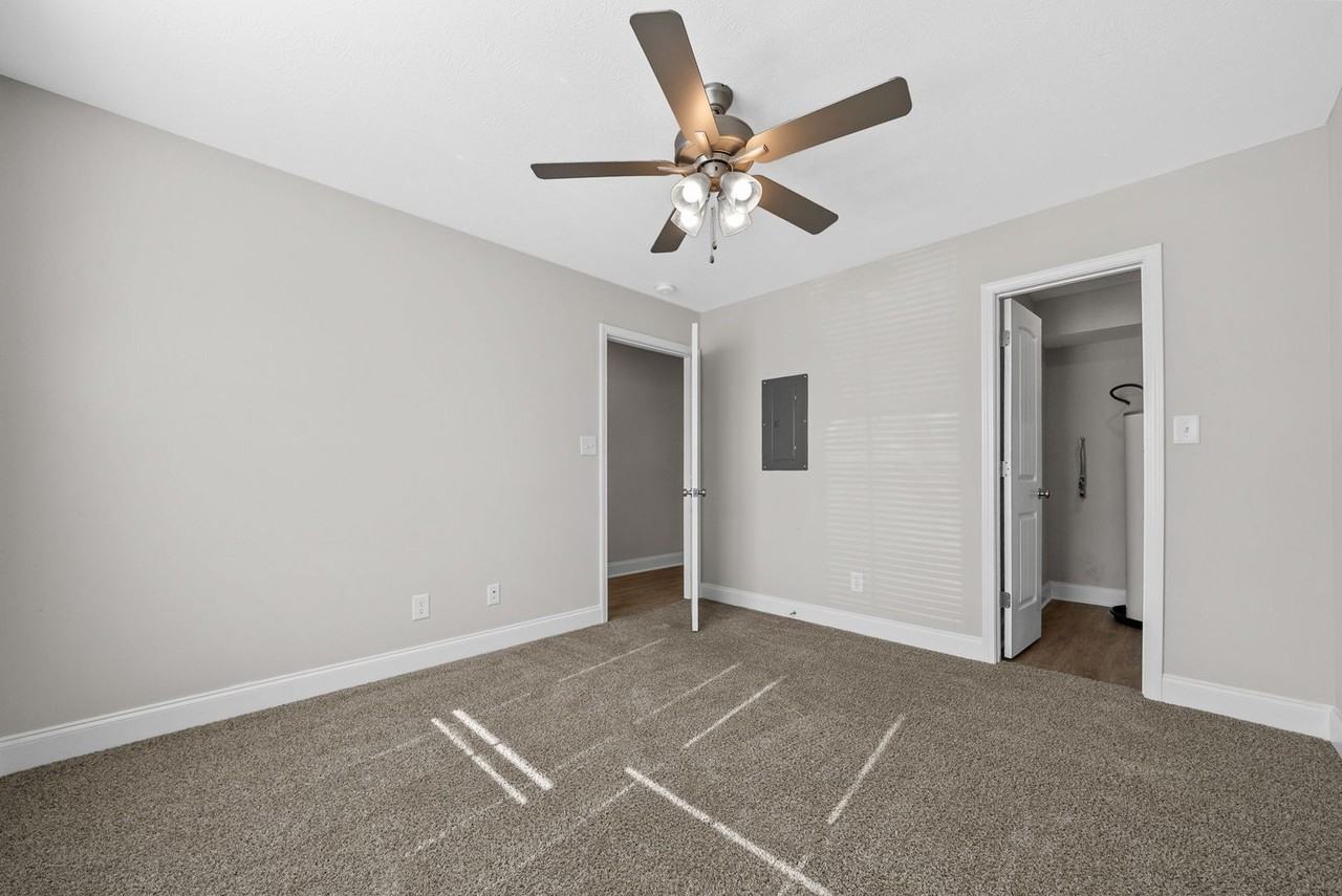 1000 Henry Place Blvd #804 - Photo 4 of 24