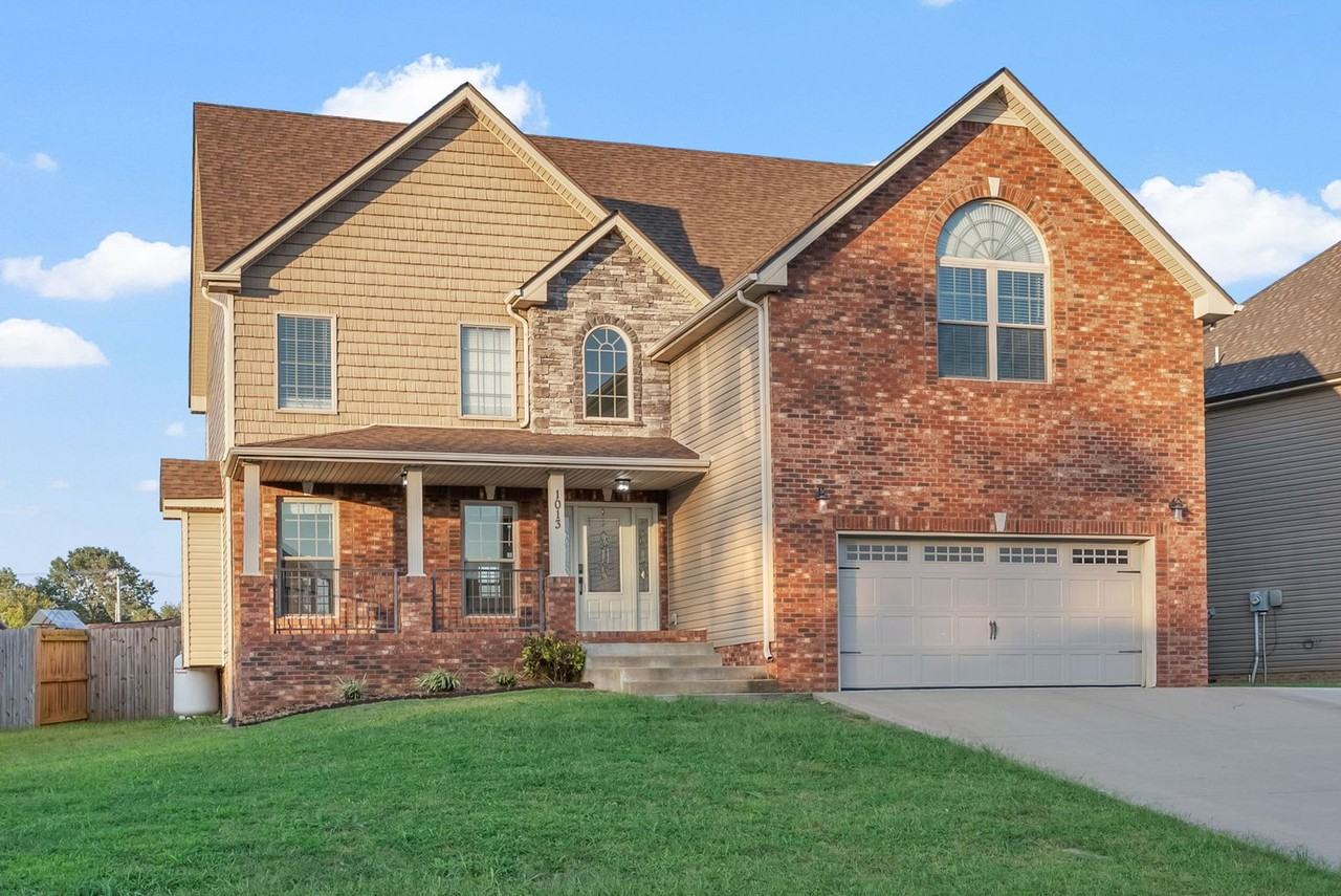 1013 Garner Hills Dr - Photo 2 of 45