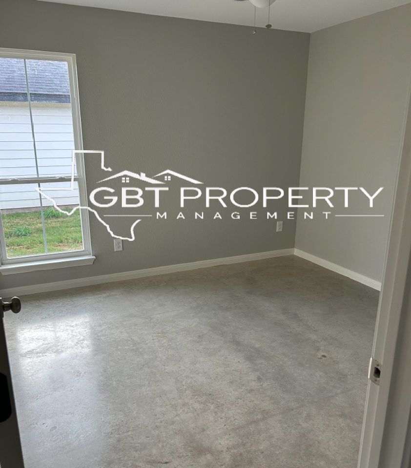 387 E Burleson Ave - Photo 3 of 5