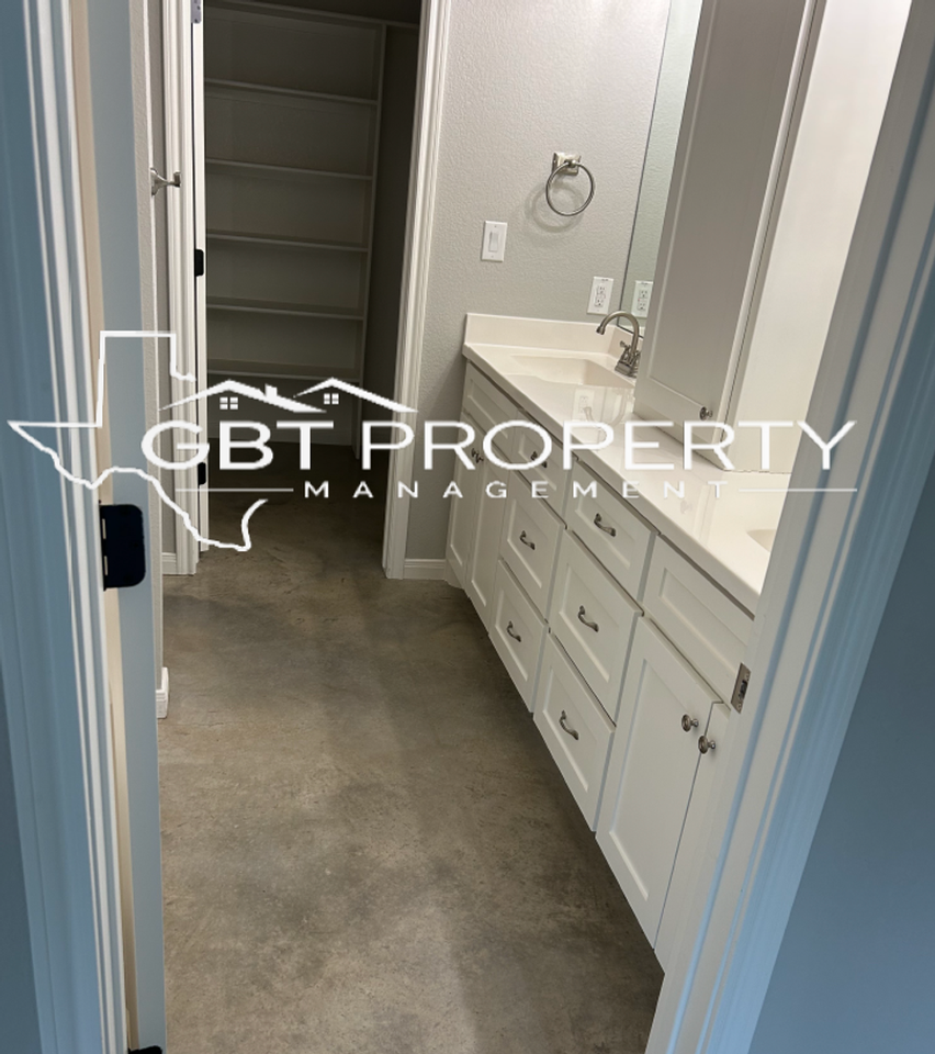 387 E Burleson Ave - Photo 4 of 5