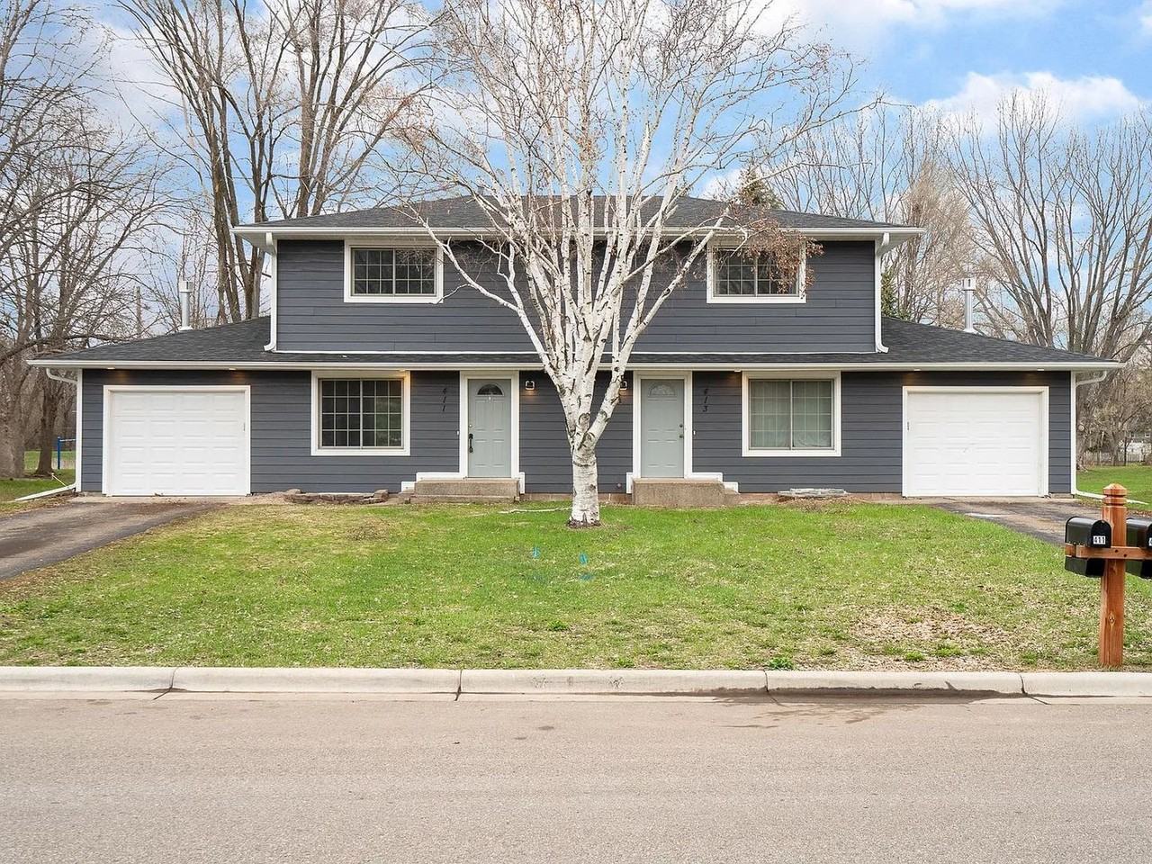 411 Belle Aire Dr - Photo 2 of 15