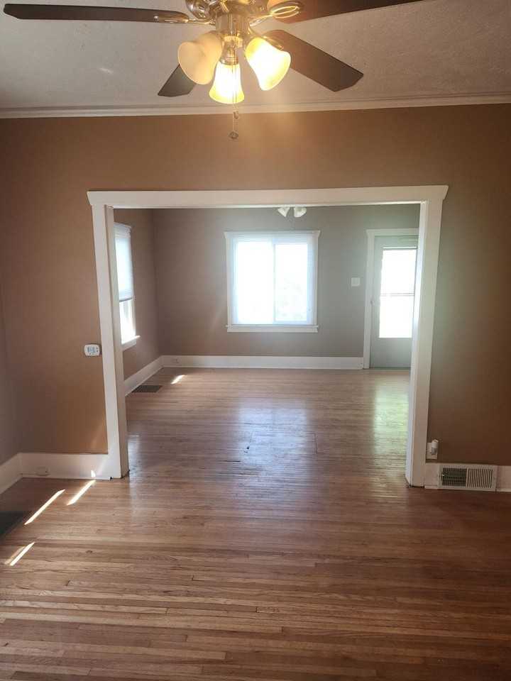 2734 Virginia St - Photo 4 of 7