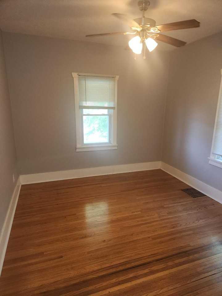 2734 Virginia St - Photo 6 of 7