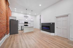 105 E Bremer Ave - Photo 1 of 1