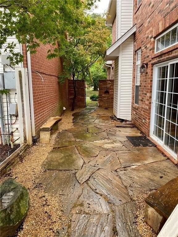 523 Founders Park Dr E - Photo 4 of 19