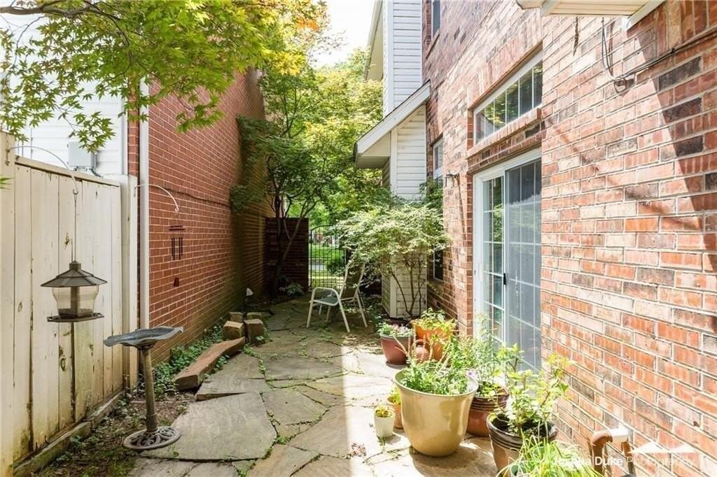 523 Founders Park Dr E - Photo 5 of 19