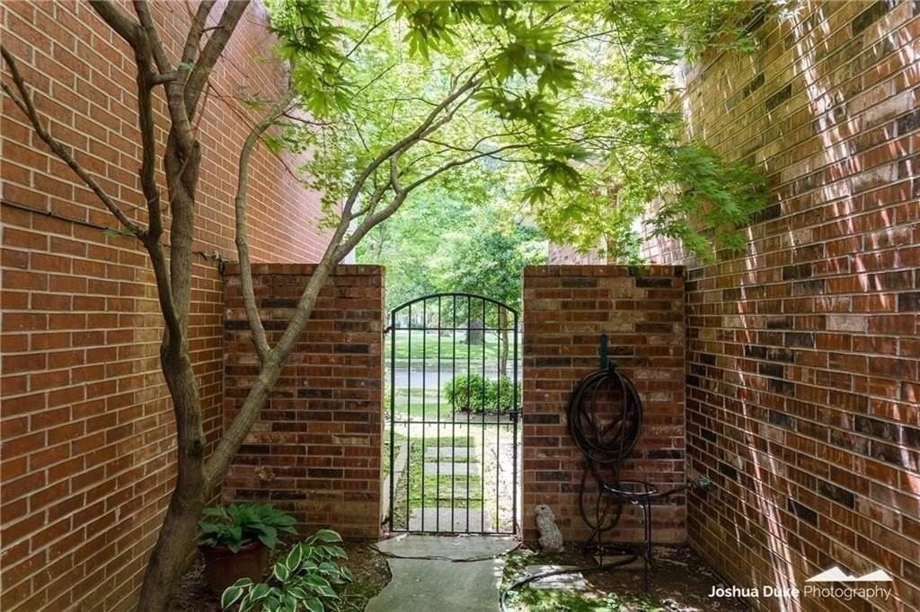 523 Founders Park Dr E - Photo 6 of 19