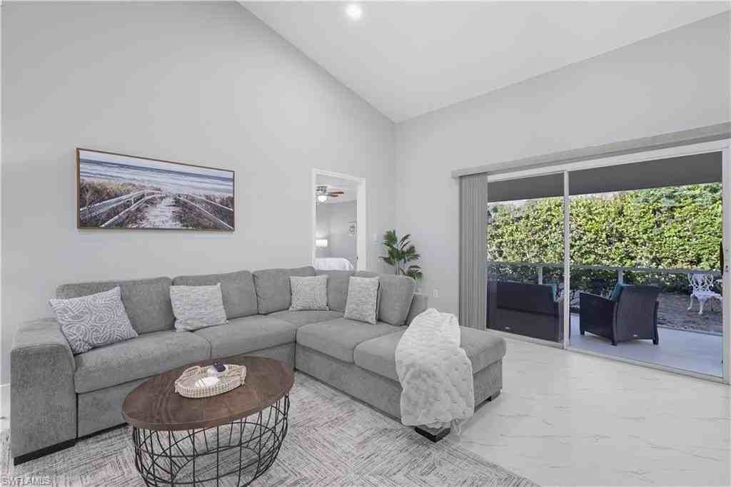 3605 Corinthian Way - Photo 5 of 34