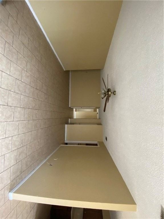 725 Orleans Dr - Photo 6 of 12