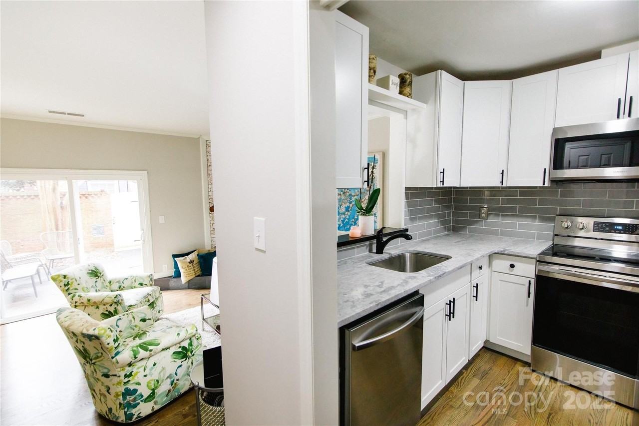 510 N Poplar St Unit B #B - Photo 6 of 36