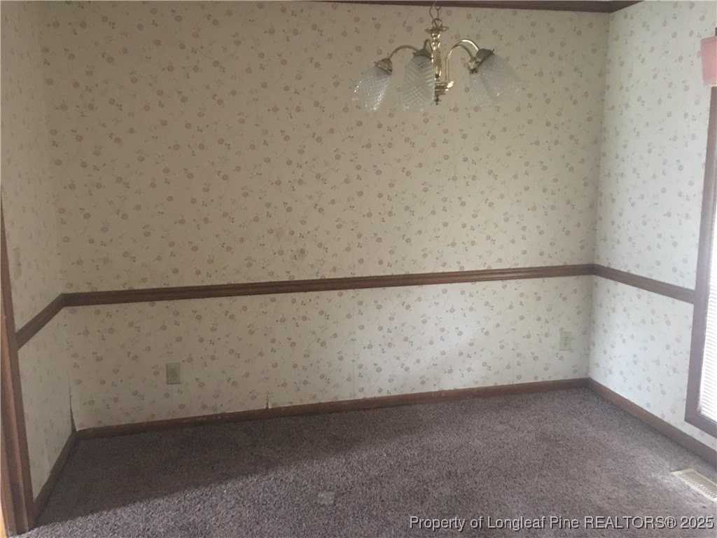 6886 Kingsgate Dr - Photo 6 of 10