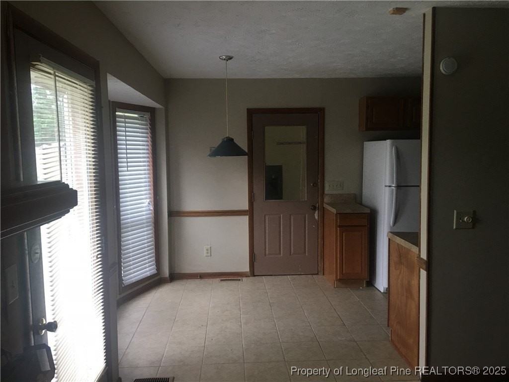 6886 Kingsgate Dr - Photo 7 of 10