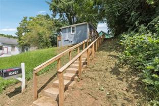 1098 Smith St Sw #B - Photo 1 of 1