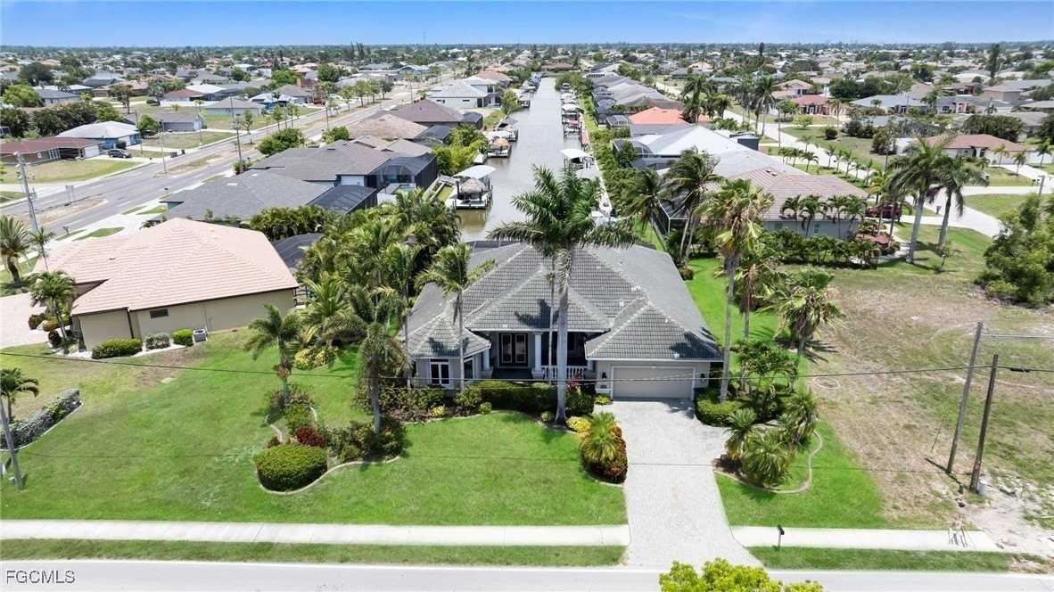 4009 Chiquita Blvd S - Photo 2 of 50