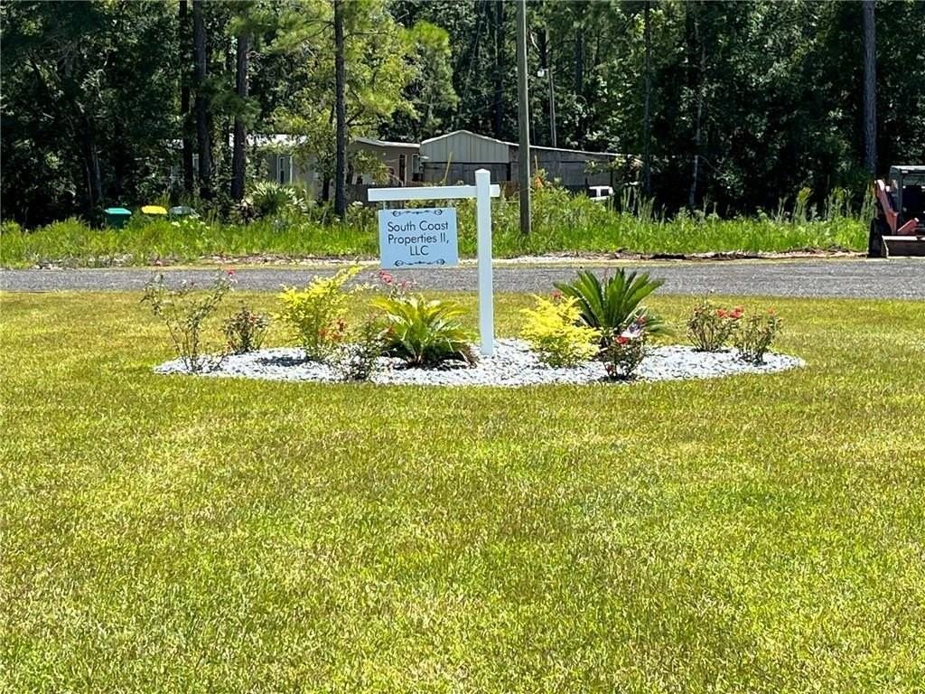 1552 Swamp Rd Se - Photo 2 of 13