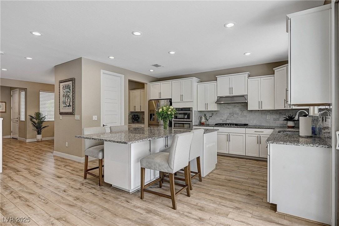 339 Rezzo St - Photo 2 of 50