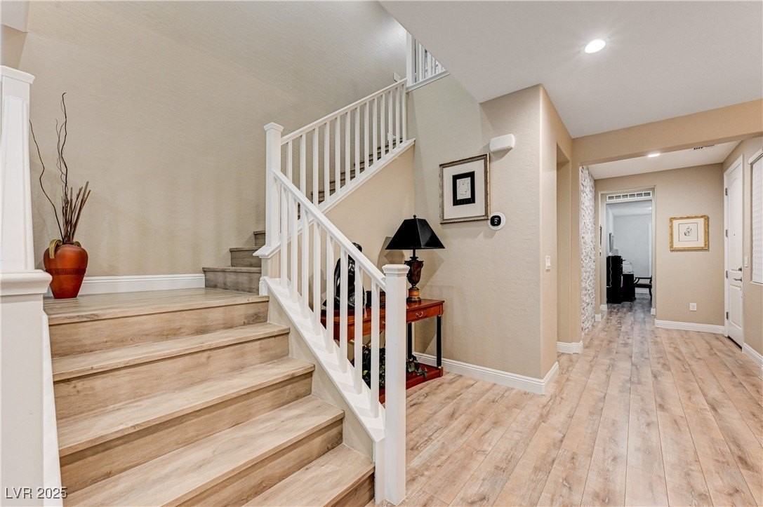 339 Rezzo St - Photo 6 of 50