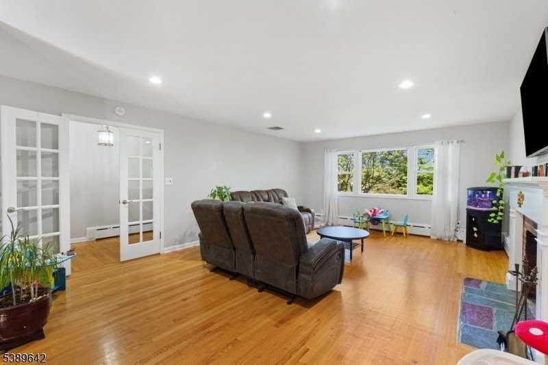 202 Mount Horeb Rd - Photo 7 of 23